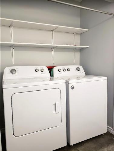 Salle de lavage - 302-138 Rue De Lausanne, Gatineau (Gatineau), QC - Indoor Photo Showing Laundry Room