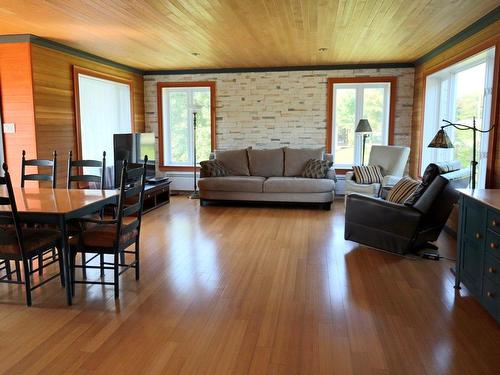 Vue d'ensemble - 17 Rue Beaudet, Tingwick, QC - Indoor Photo Showing Living Room