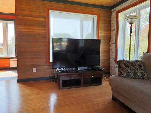 Salon - 17 Rue Beaudet, Tingwick, QC - Indoor Photo Showing Living Room