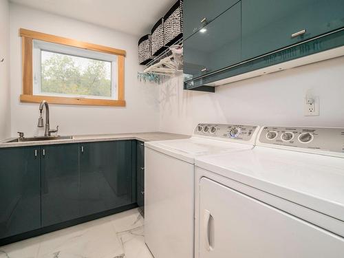 Laundry room - 250 Rue De La Station, Neuville, QC - Indoor Photo Showing Laundry Room