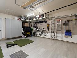 Garage - 