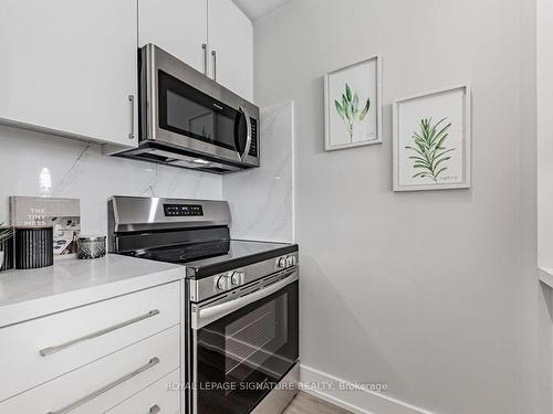 1305-70 Forest Manor Rd, Toronto, ON - Indoor Photo Showing Kitchen