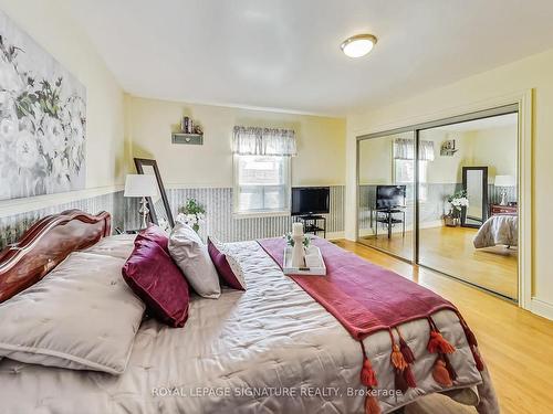 46 Mcdairmid Rd, Toronto, ON - Indoor Photo Showing Bedroom