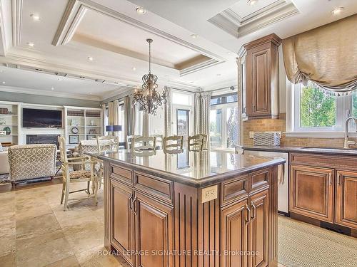 187 Oxford St, Richmond Hill, ON - Indoor Photo Showing Kitchen With Upgraded Kitchen