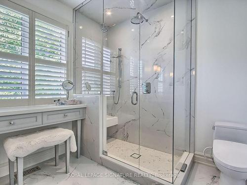 187 Oxford St, Richmond Hill, ON - Indoor Photo Showing Bathroom