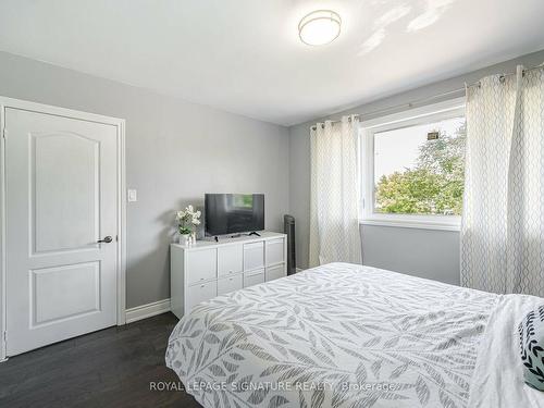 590 Appleby Line, Burlington, ON - Indoor Photo Showing Bedroom