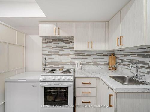 590 Appleby Line, Burlington, ON - Indoor Photo Showing Kitchen