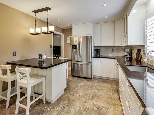 18 Terryellen Cres, Toronto, ON - Indoor Photo Showing Kitchen With Stainless Steel Kitchen