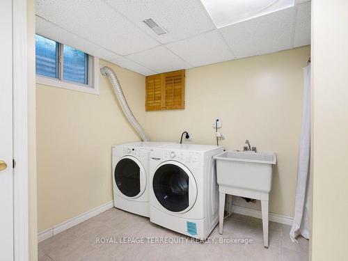 24-67 Old Burnhamthorpe Rd, Toronto, ON - Indoor Photo Showing Laundry Room