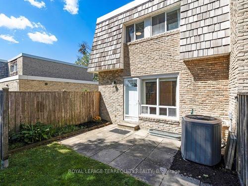 24-67 Old Burnhamthorpe Rd, Toronto, ON - Outdoor