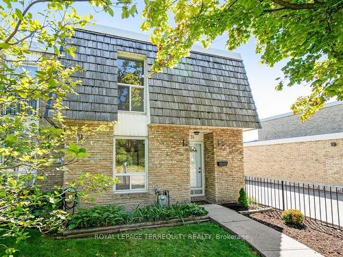 24-67 Old Burnhamthorpe Rd, Toronto, ON - Outdoor