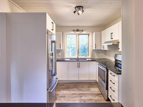 Cuisine - 985 Ch. Des Rives, Notre-Dame-De-La-Merci, QC - Indoor Photo Showing Kitchen With Upgraded Kitchen