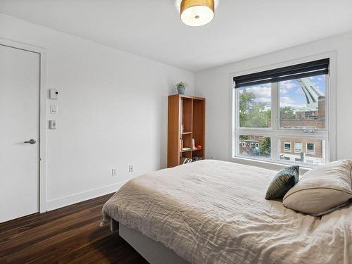 Bedroom - 403-4550 Rue Hochelaga, Montréal (Mercier/Hochelaga-Maisonneuve), QC - Indoor Photo Showing Bedroom