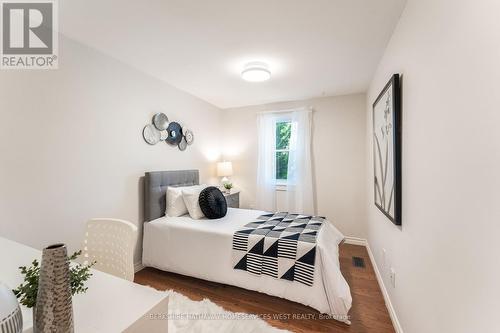 30 Reid Court, Guelph (Kortright Hills), ON - Indoor Photo Showing Bedroom