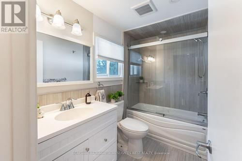 30 Reid Court, Guelph (Kortright Hills), ON - Indoor Photo Showing Bathroom