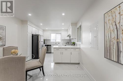 8412 Islington Avenue, Vaughan (Islington Woods), ON - Indoor Photo Showing Kitchen