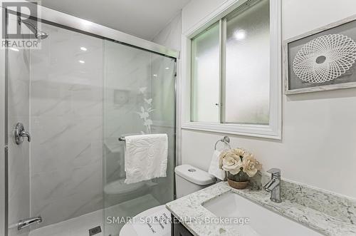 8412 Islington Avenue, Vaughan (Islington Woods), ON - Indoor Photo Showing Bathroom