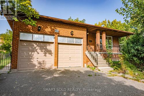 8412 Islington Avenue, Vaughan (Islington Woods), ON - Outdoor