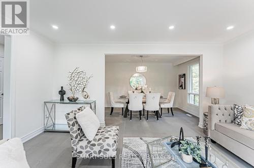 8412 Islington Avenue, Vaughan (Islington Woods), ON - Indoor Photo Showing Living Room