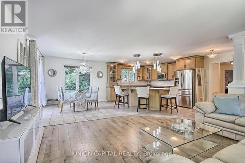 22823 Weirs Side Road, Georgina (Pefferlaw), ON - Indoor Photo Showing Living Room