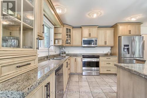 22823 Weirs Side Road, Georgina (Pefferlaw), ON - Indoor Photo Showing Kitchen With Double Sink