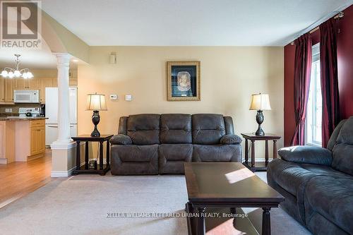 30 Illinois Crescent, Wasaga Beach, ON - Indoor Photo Showing Living Room