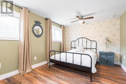 543 Oleary Lane, Tay, ON - Indoor Photo Showing Bedroom