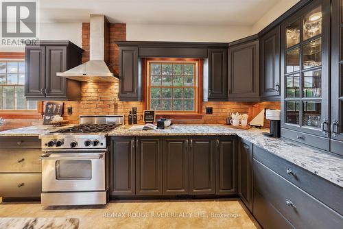 83 Cassels Road E, Whitby (Brooklin), ON - Indoor Photo Showing Kitchen With Upgraded Kitchen