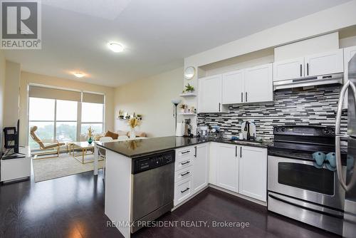 1101 - 3865 Lake Shore Boulevard W, Toronto (Long Branch), ON - Indoor Photo Showing Kitchen With Upgraded Kitchen