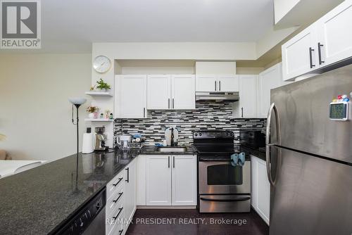 1101 - 3865 Lake Shore Boulevard W, Toronto (Long Branch), ON - Indoor Photo Showing Kitchen With Upgraded Kitchen