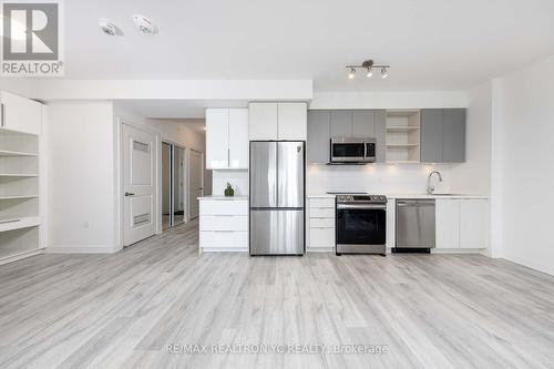 804B - 4655 Metcalfe Avenue, Mississauga (Central Erin Mills), ON - Indoor Photo Showing Kitchen