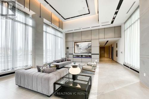 804B - 4655 Metcalfe Avenue, Mississauga, ON - Indoor Photo Showing Living Room