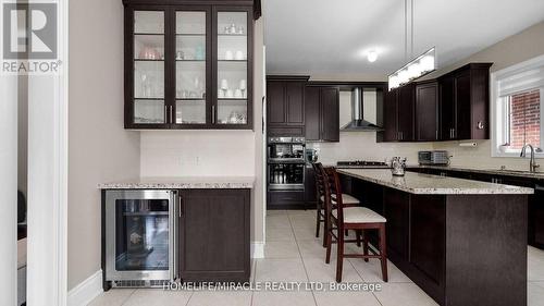 4 Rockton Court, Brampton, ON - Indoor Photo Showing Kitchen With Upgraded Kitchen