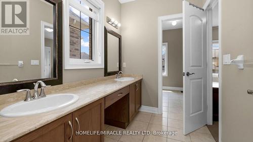 4 Rockton Court, Brampton (Toronto Gore Rural Estate), ON - Indoor Photo Showing Bathroom