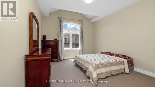 4 Rockton Court, Brampton, ON - Indoor Photo Showing Bedroom