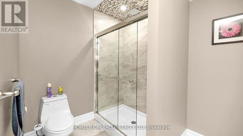 4 Rockton Court, Brampton, ON - Indoor Photo Showing Bathroom