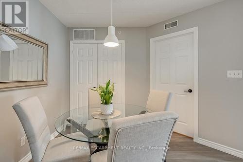 110 - 1441 Walker'S Line, Burlington, ON - Indoor Photo Showing Dining Room