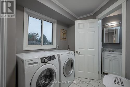 2065 Seventh Street, St. Catharines, ON - Indoor Photo Showing Laundry Room