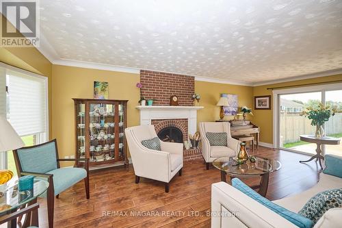 2065 Seventh Street, St. Catharines, ON - Indoor Photo Showing Living Room With Fireplace