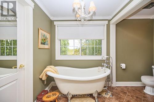 2065 Seventh Street, St. Catharines, ON - Indoor Photo Showing Bathroom