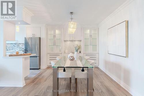 408 - 21 Knightsbridge Road, Brampton (Queen Street Corridor), ON - Indoor Photo Showing Kitchen With Upgraded Kitchen