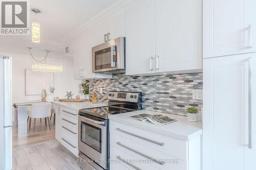 408 - 21 Knightsbridge Road, Brampton (Queen Street Corridor), ON - Indoor Photo Showing Kitchen