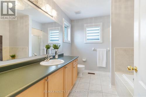 10 Oak Gardens Court, Brampton, ON - Indoor Photo Showing Bathroom