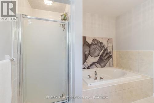 10 Oak Gardens Court, Brampton, ON - Indoor Photo Showing Bathroom