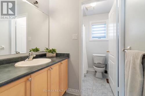 10 Oak Gardens Court, Brampton (Sandringham-Wellington), ON - Indoor Photo Showing Bathroom