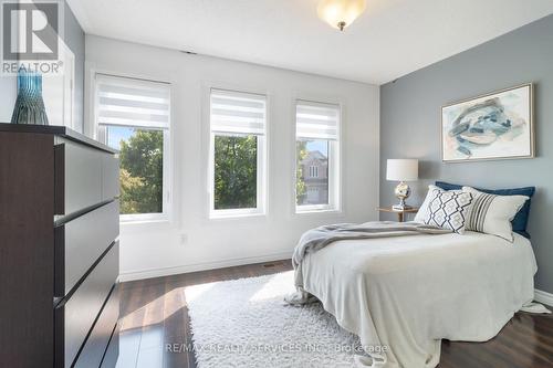 10 Oak Gardens Court, Brampton, ON - Indoor Photo Showing Bedroom