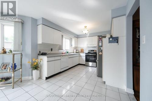 5 Norris Place, Toronto (Humberlea-Pelmo Park), ON - Indoor Photo Showing Kitchen