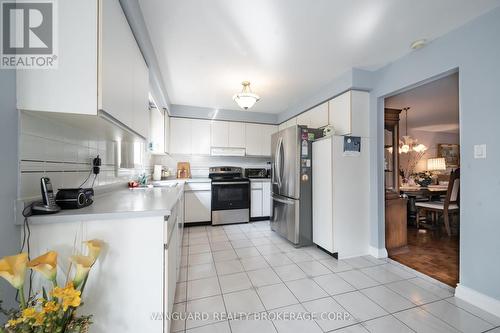 5 Norris Place, Toronto (Humberlea-Pelmo Park), ON - Indoor Photo Showing Kitchen