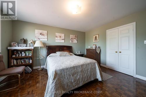 5 Norris Place, Toronto (Humberlea-Pelmo Park), ON - Indoor Photo Showing Bedroom