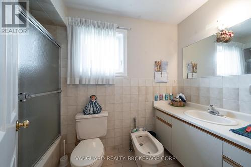 5 Norris Place, Toronto (Humberlea-Pelmo Park), ON - Indoor Photo Showing Bathroom